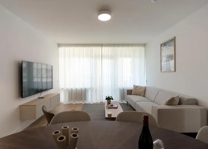 Lovina House By Urban אגמונד אן זי