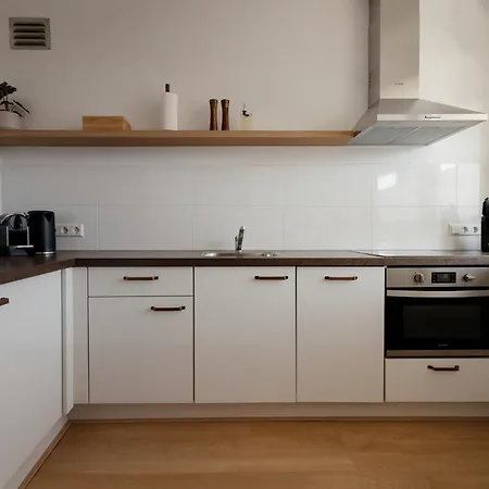 Lovina House By Urban Apartment